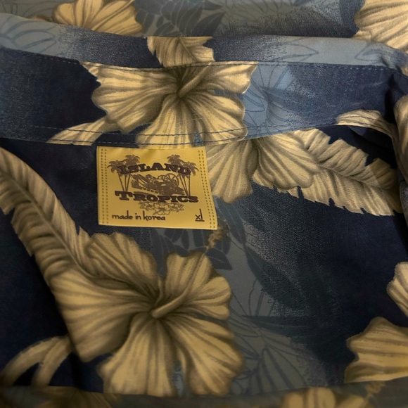 Men’s Island Tropic Hawaiian shirt in size XL. Pale blue & White. - Picture 2 of 4
